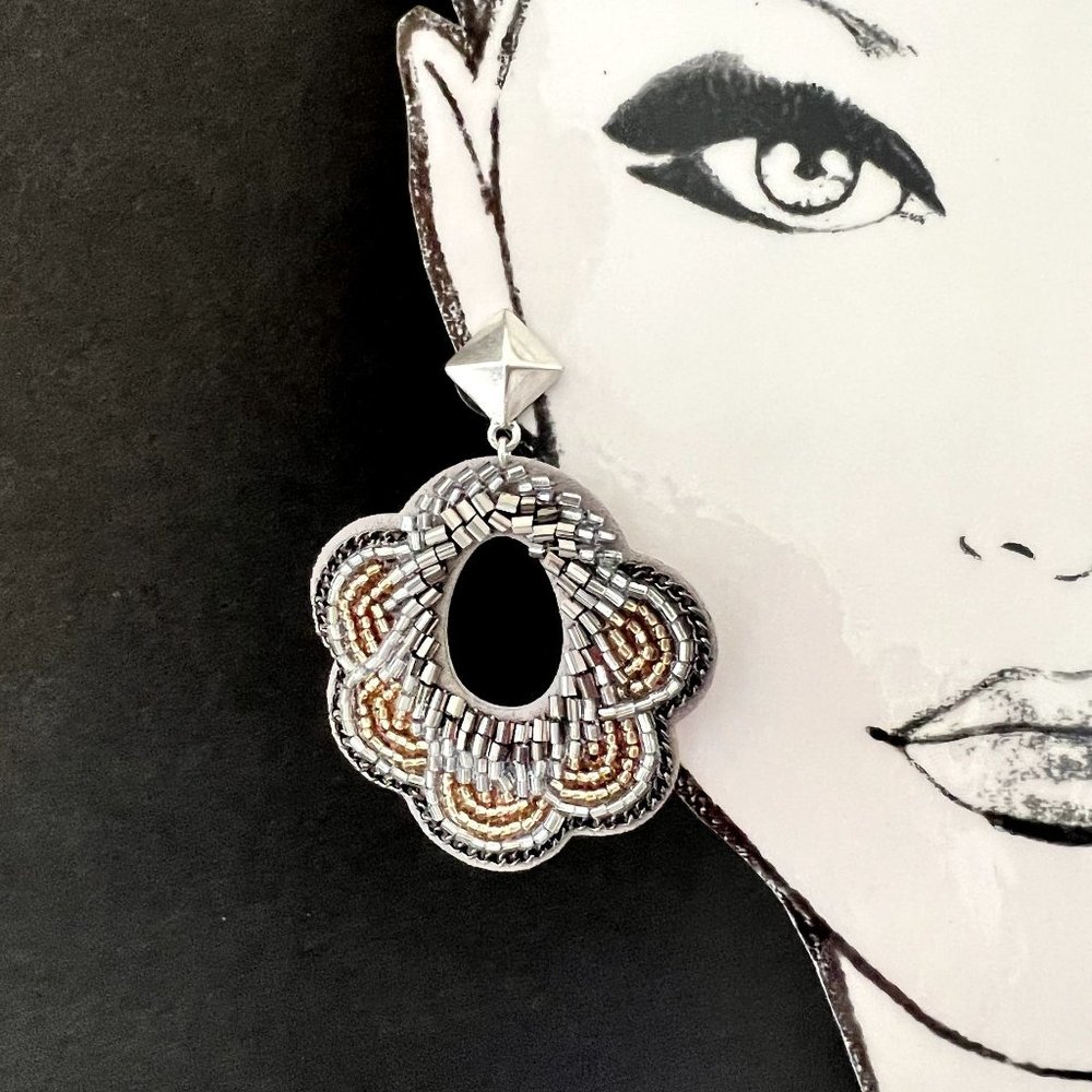 NIB Stella & Dot Dove Statement Earrings Beaded Silver Post